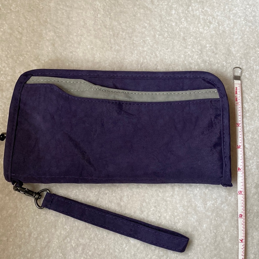 Nylon travel wallet